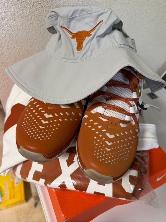 Texas Longhorns Family Pack - Manning Jersey, Trainers, Youth Jersey, Bucket Hat main image 5